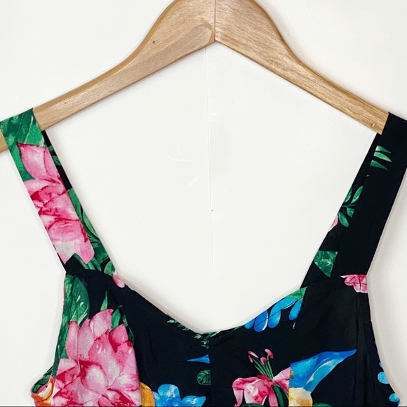 NWT LF Seek The Label Tropical Floral Crop Top - Picture 2 of 9